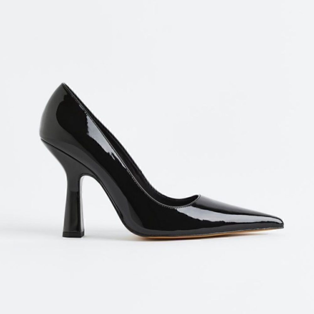 H&M Black Patent Faux Leather Pointed Toe Pumps